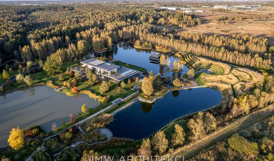 Lakefront Residence