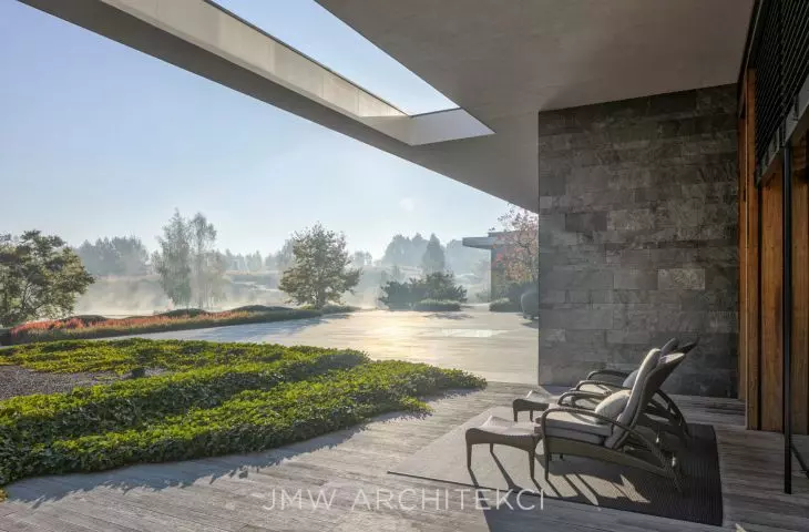 Lakefront Residence