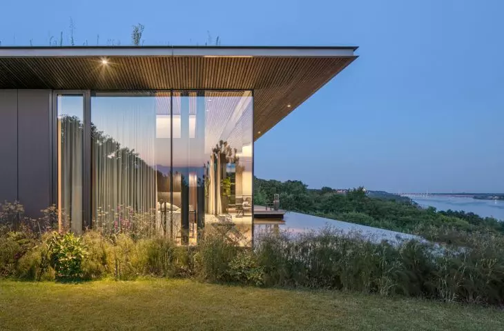 House 35.35 on the Escarpment
