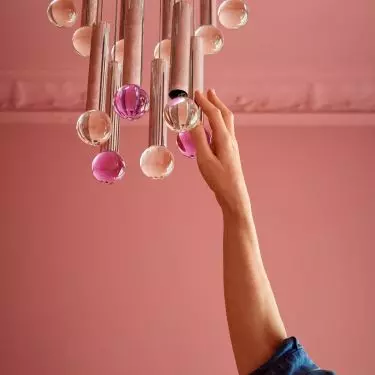 Pink is the perfect choice for glamour interiors