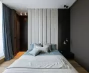 Antracytowy kolor w nowoczesnym wnętrzu, proj.: TILLA Architects