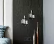 Antracytowy kolor w nowoczesnym wnętrzu, proj.: TILLA Architects