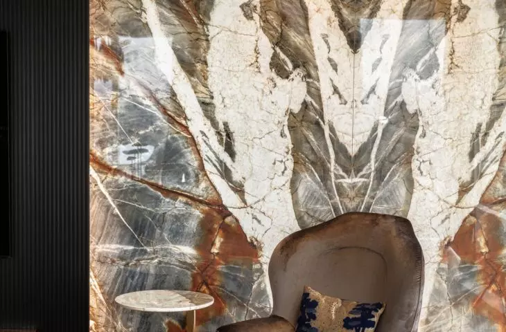 The use of the highest quality materials, attention to detail and innovative solutions make this apartment an inspiration for all those who dream of exclusive interior design
