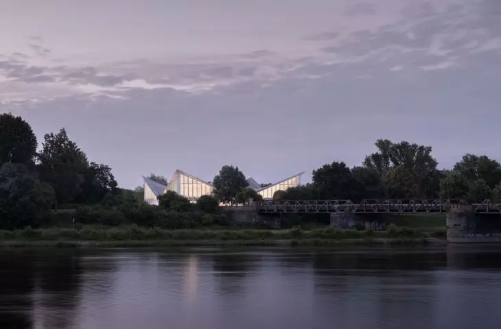 Hyparschale in Magdeburg - view from the Elbe side
