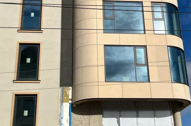New building on the site of WROBIS at the intersection of Szewska and Kazimierza Wielkiego Streets in Wrocław