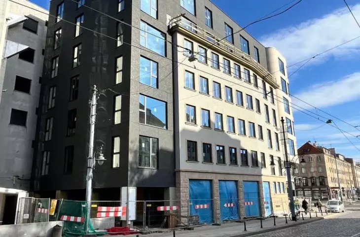 New building on the site of WROBIS at the intersection of Szewska and Kazimierza Wielkiego Streets in Wrocław