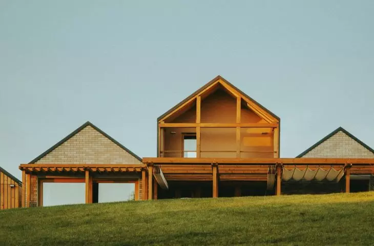 The project is a reinterpretation of the classic rural farm layout