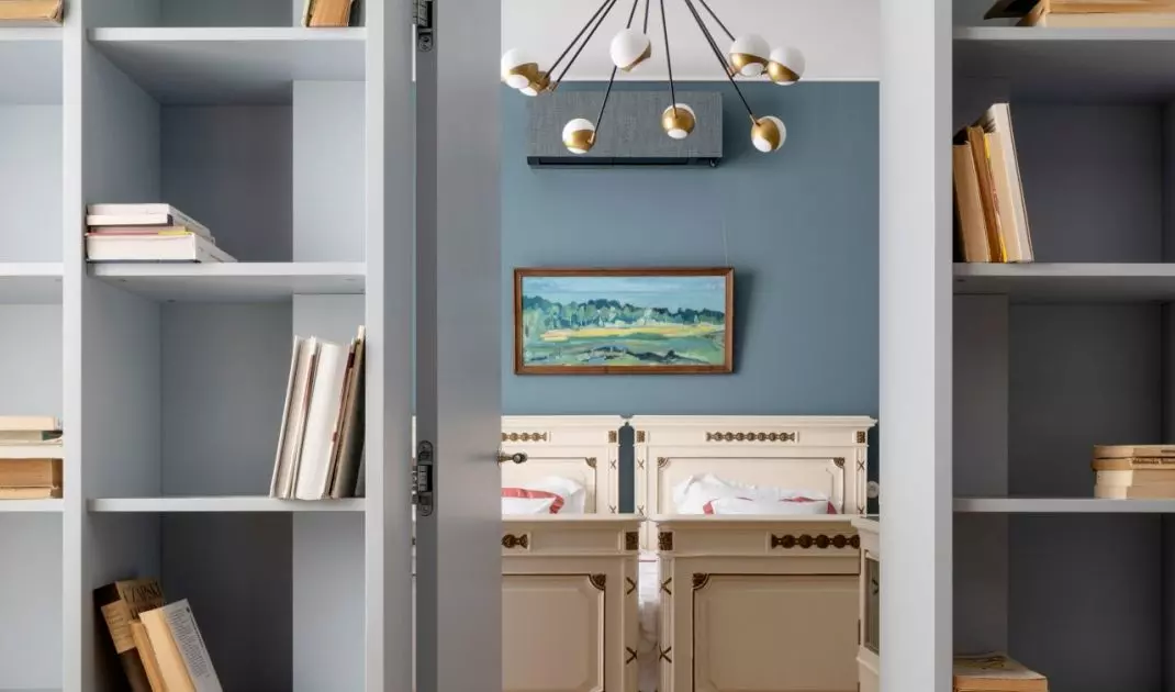 The bedroom set was inherited by the investors