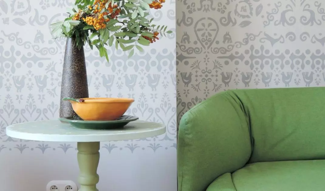 One recurring decorative motif is flowers