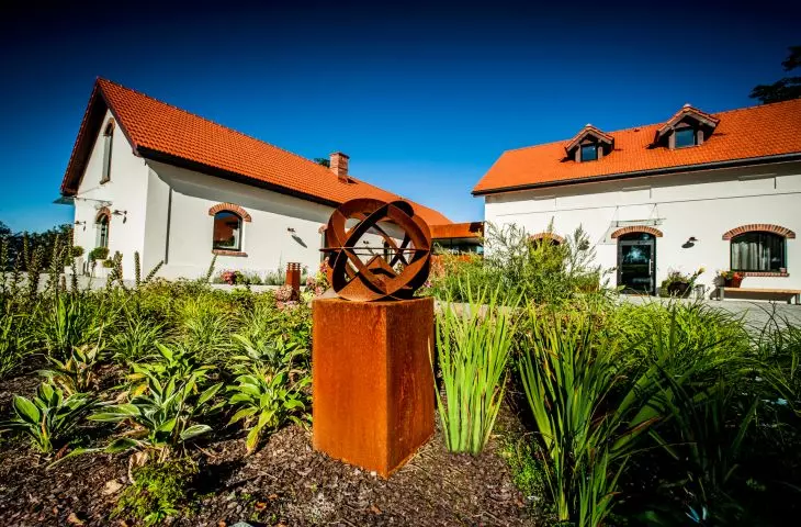 Rewaloryzacja zabytkowego folwarku w Chorowicach, proj.: Karpiel Steindel Architektura