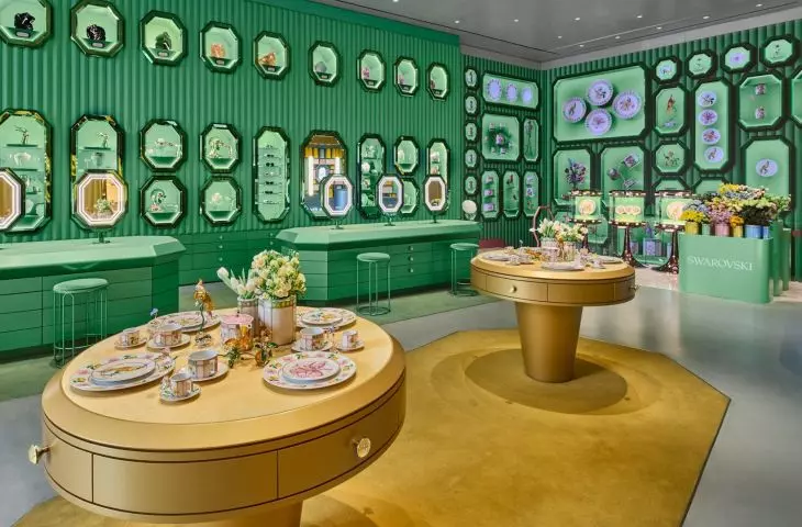 The collection includes dishes and figurines of animals and fruits