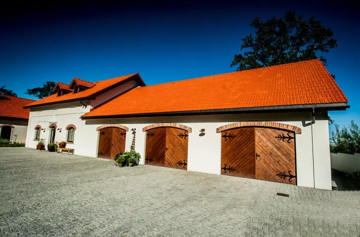 Rewaloryzacja zabytkowego folwarku w Chorowicach, proj.: Karpiel Steindel Architektura