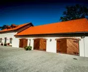 Rewaloryzacja zabytkowego folwarku w Chorowicach, proj.: Karpiel Steindel Architektura
