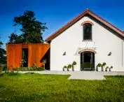 Rewaloryzacja zabytkowego folwarku w Chorowicach, proj.: Karpiel Steindel Architektura
