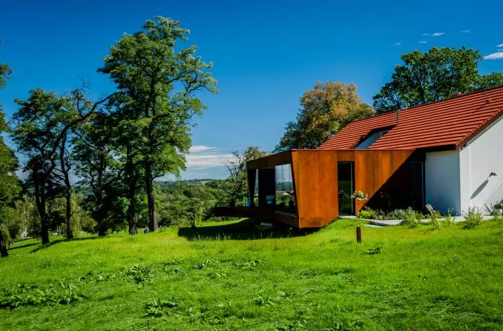 Rewaloryzacja zabytkowego folwarku w Chorowicach, proj.: Karpiel Steindel Architektura