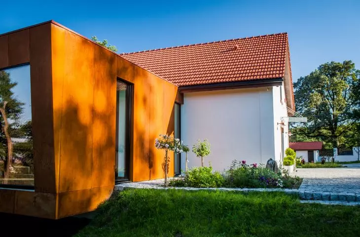Rewaloryzacja zabytkowego folwarku w Chorowicach, proj.: Karpiel Steindel Architektura