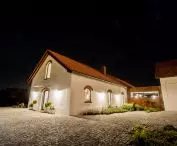 Rewaloryzacja zabytkowego folwarku w Chorowicach, proj.: Karpiel Steindel Architektura