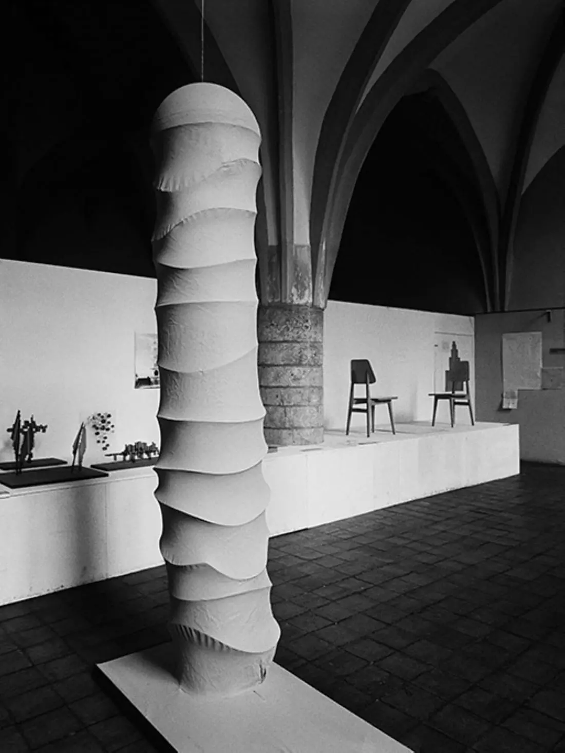 Anastazy Wiśniewski,
Centrum sztuki (pręgierz), 1970, projekt, dokumentacja z wystawy w Muzeum Architektury we Wrocławiu