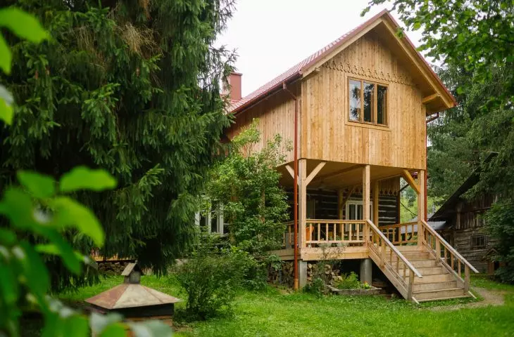 Bird Radio Brzozow - view of the house