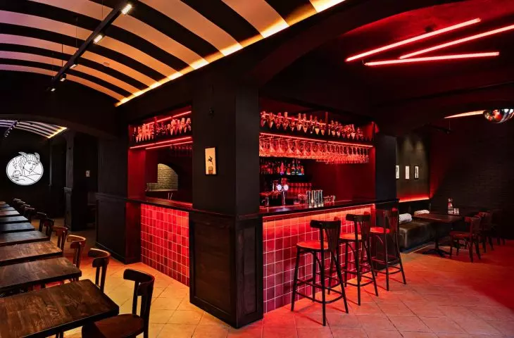 The interior of the Pieron bar