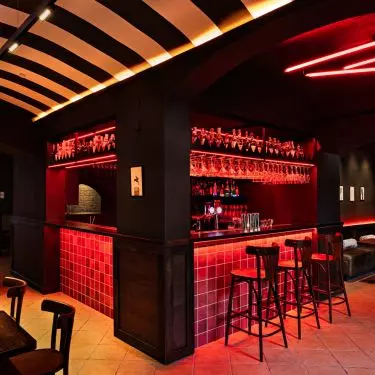 The interior of the Pieron bar