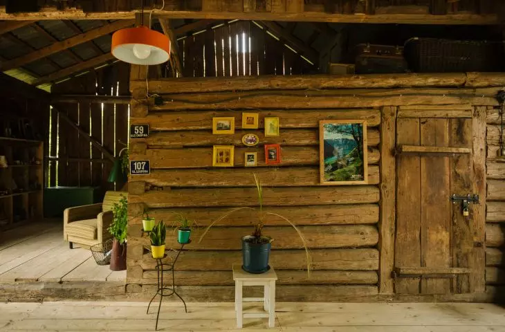 Bird Radio Brzozów - summer lounge in the barn