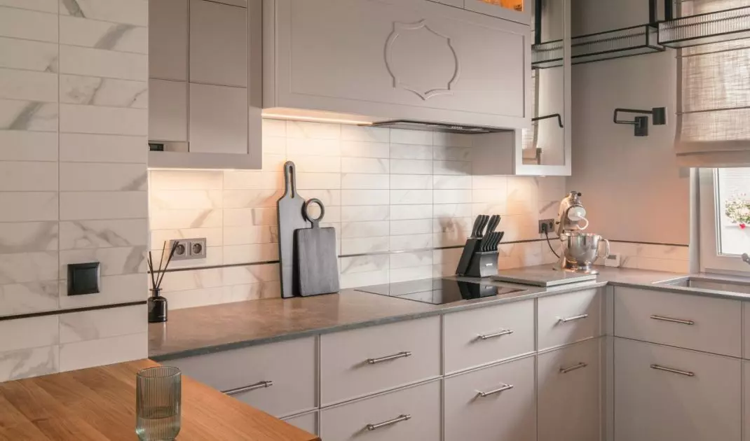 The kitchen arrangement is inspired by photography