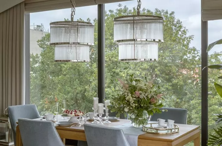 Large glass windows in the dining room allow you to dine overlooking the greenery 