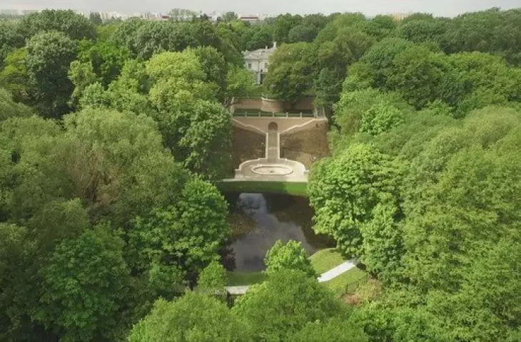 Revitalized terrace gardens of the Warsaw School of Economics