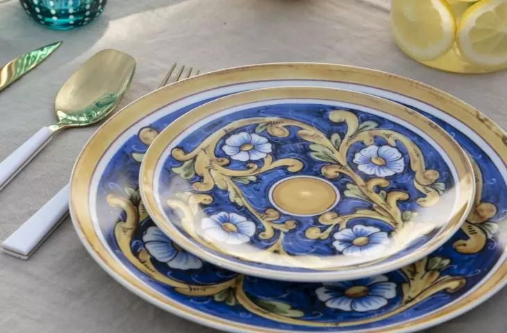 Such an arrangement is a true tribute to the Italian lifestyle