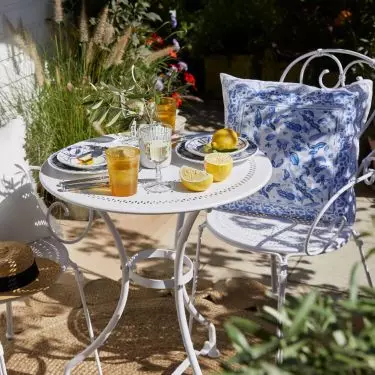 La Dolce Vita will transport you to the sunny Italian coastline