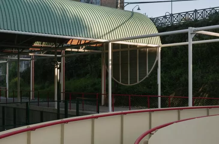 Zubitegi Park in Malabia - the structure of the park is formed by two inclined pedestrian routes