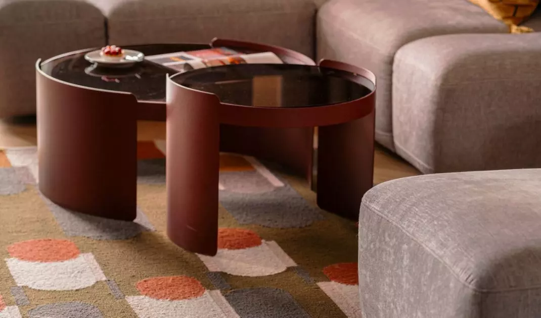 The only items bought online are a coffee table and a rug 
