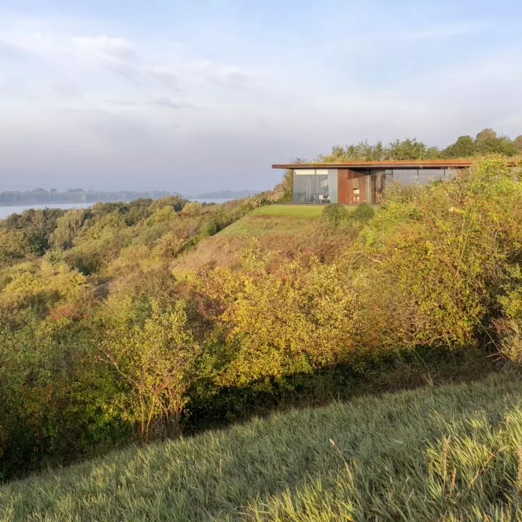 House blended into Vistula escarpment