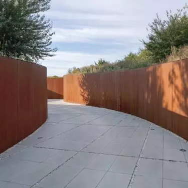 House blended into Vistula escarpment