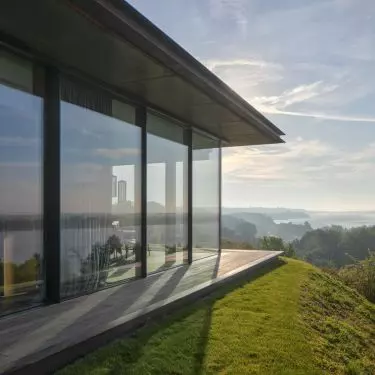 House blended into Vistula escarpment