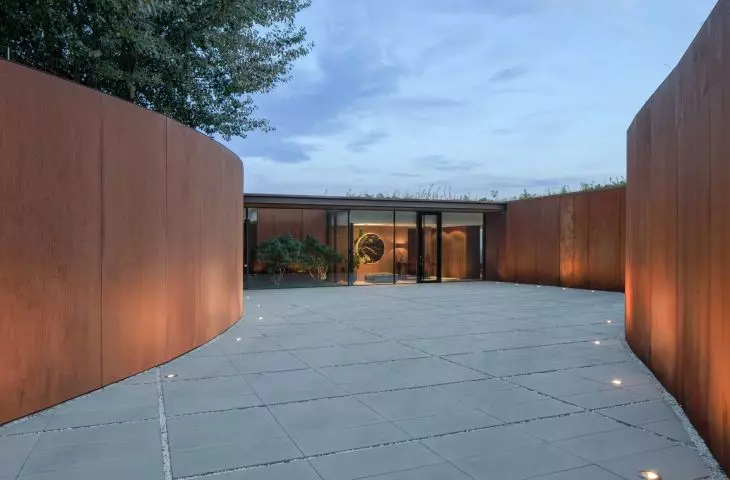 House blended into Vistula escarpment