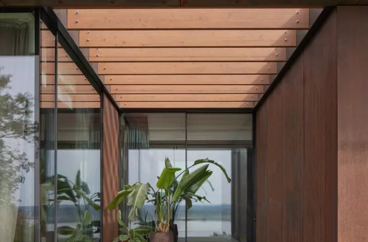 House blended into Vistula escarpment