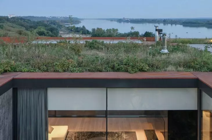 House blended into Vistula escarpment