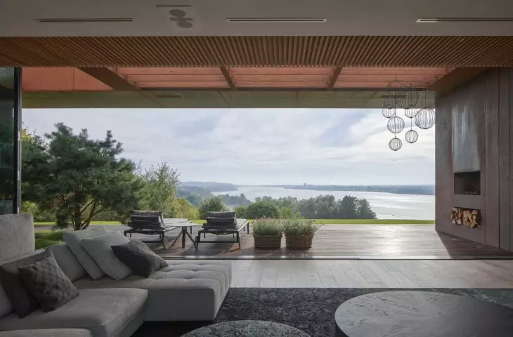 House blended into Vistula escarpment