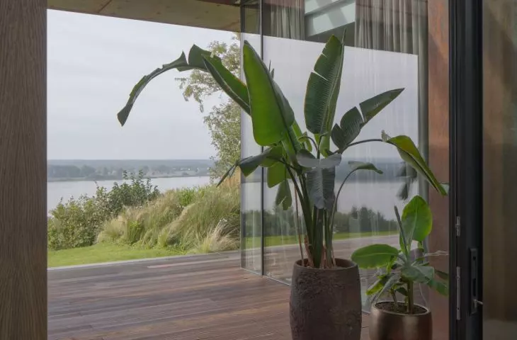 House blended into Vistula escarpment