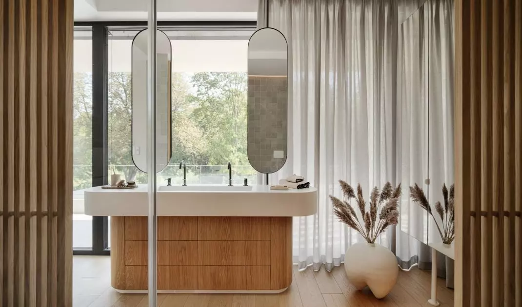 Designerskie lustra podkreślają oryginalny charakter wnętrza
