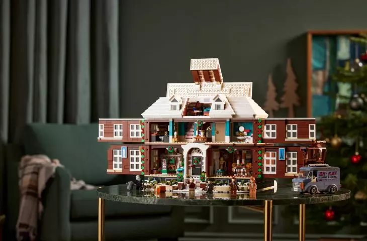 The side walls and roof fold out to show the floors and rooms, which were recreated from the film stills