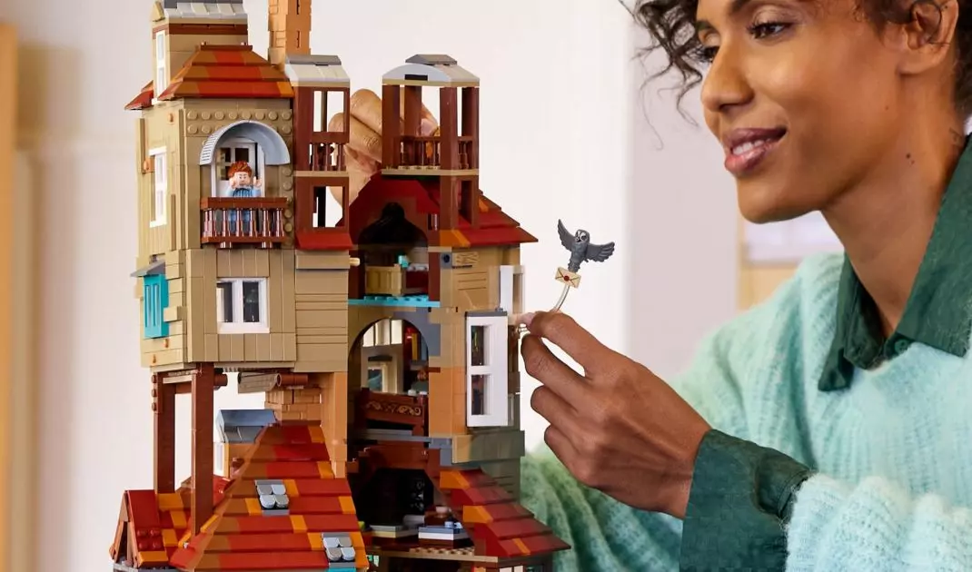 Dzięki kolekcjonerskiej edycji LEGO możesz zbudować Norę, czyli magiczną twierdzę rodziny Rona Weasleya