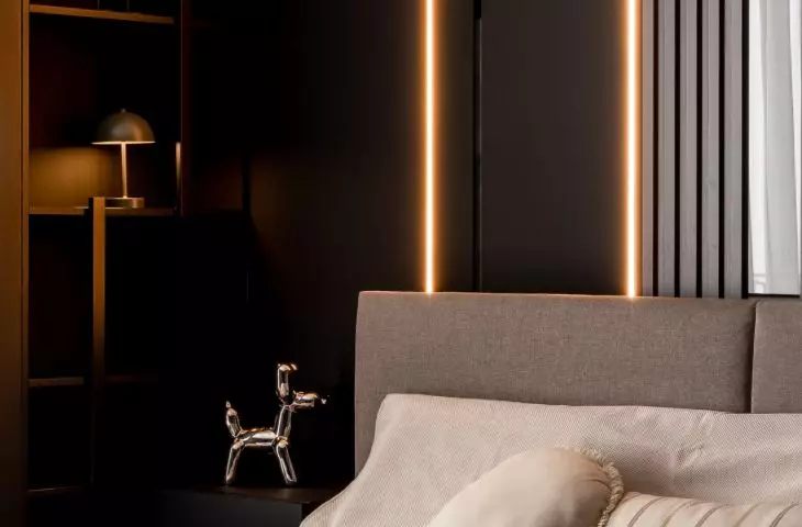 Black apartment by the Royal Baths