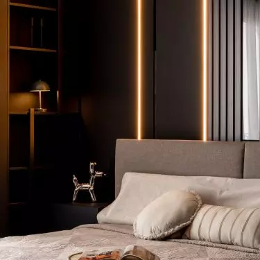 Black apartment by the Royal Baths