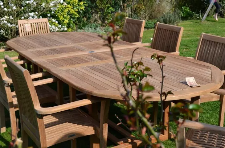Maintenance of wooden garden furniture is a process that ensures its longevity and beautiful appearance