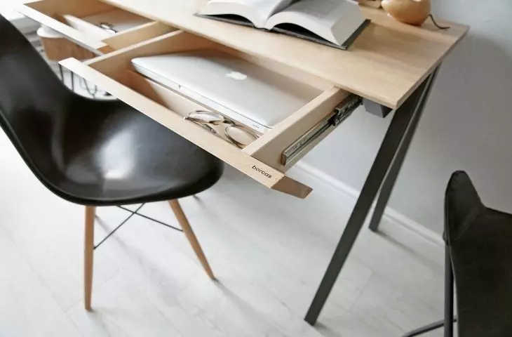 Desk vogel S