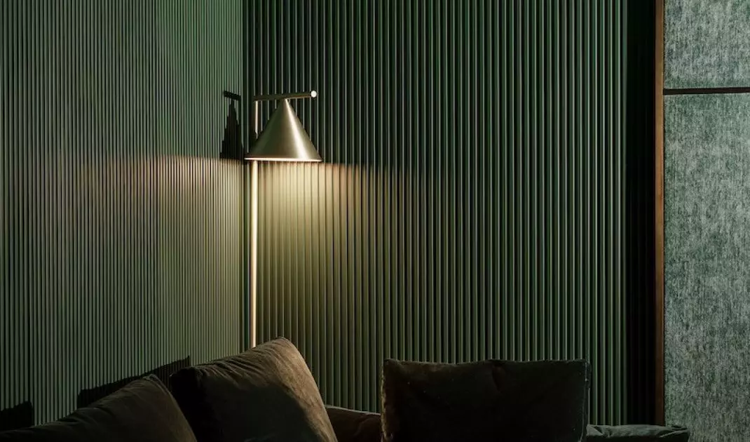 The cinema hall was decorated in shades of green