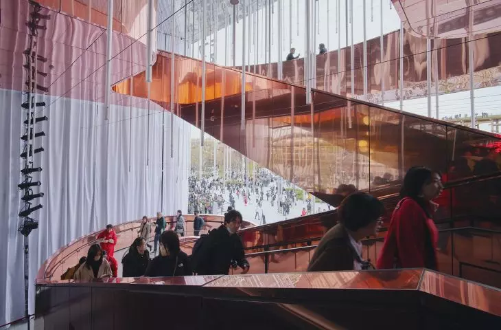 „Teatr Życia” to nie tylko metafora – architekci potraktowali przestrzeń pawilonu jak spektakl, którego uczestnikiem staje się każdy odwiedzający